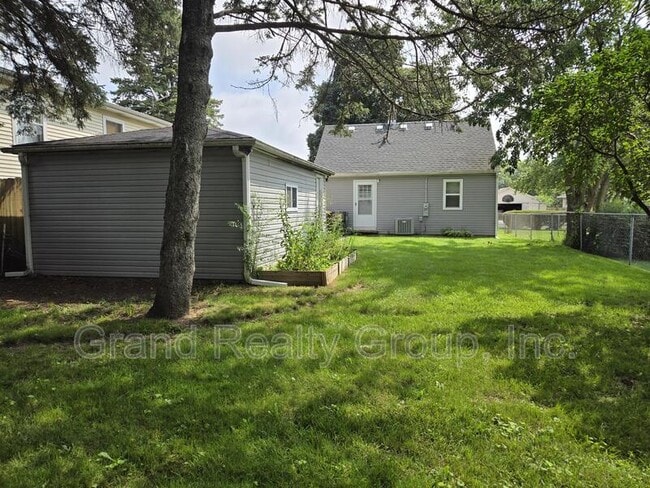 Building Photo - 1326 Ridgeway St