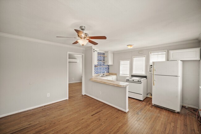 Building Photo - 3409 Mandell St