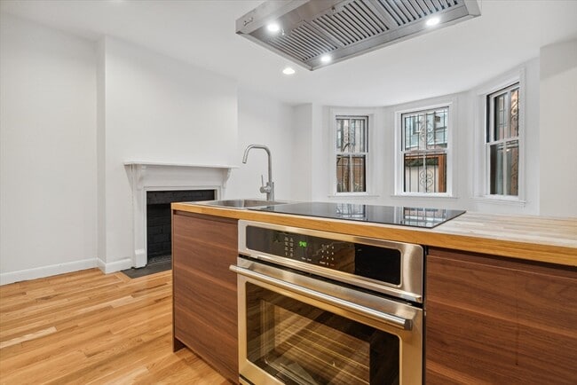 Building Photo - 432 Marlborough St