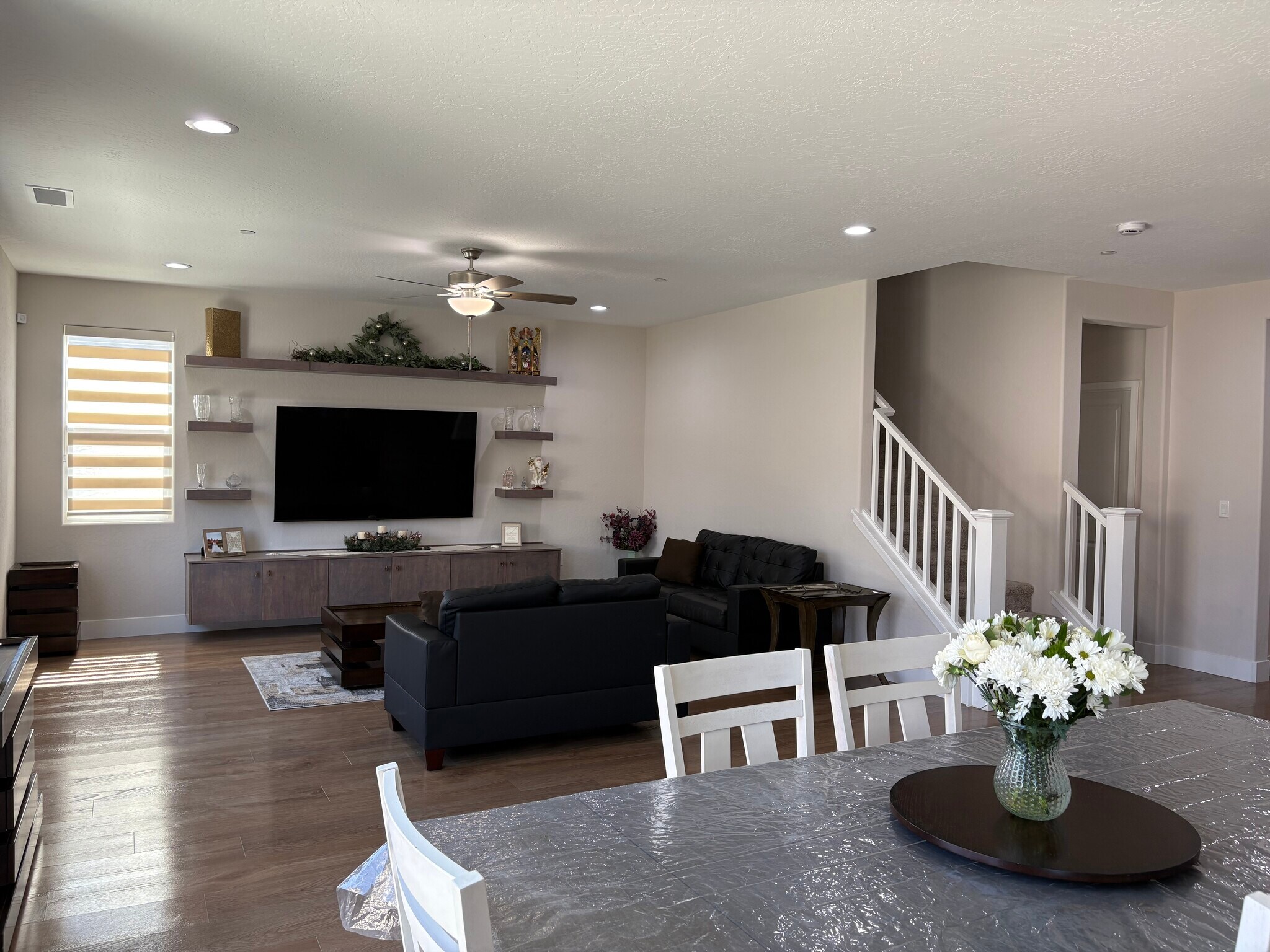 Building Photo - 2875 E Colina Dr