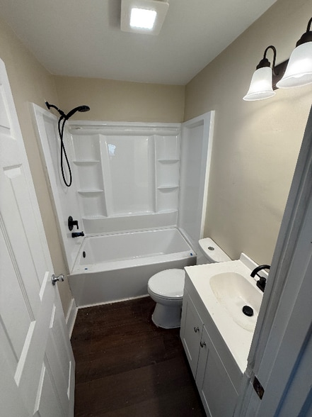 Building Photo - 1317 E Maryland St