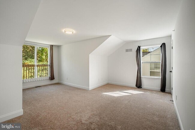 Building Photo - 117 Colwell Ln