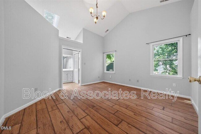 Building Photo - 105 Ellsworth Pl