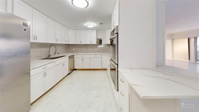 Building Photo - 1800 NE 114th St