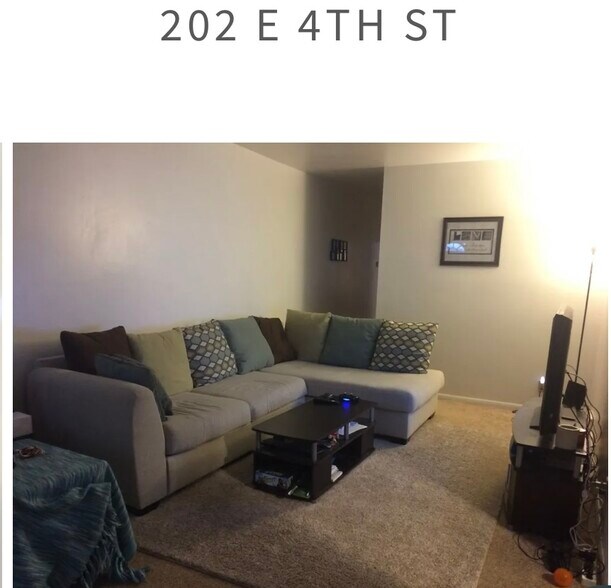 202 living room - 204 E 4th St