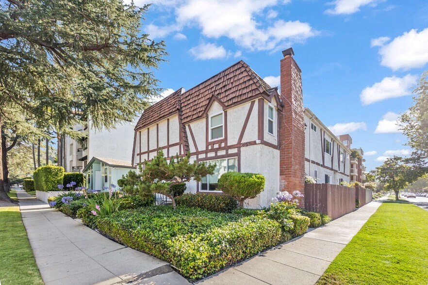 Building Photo - 4329 Van Nuys Blvd