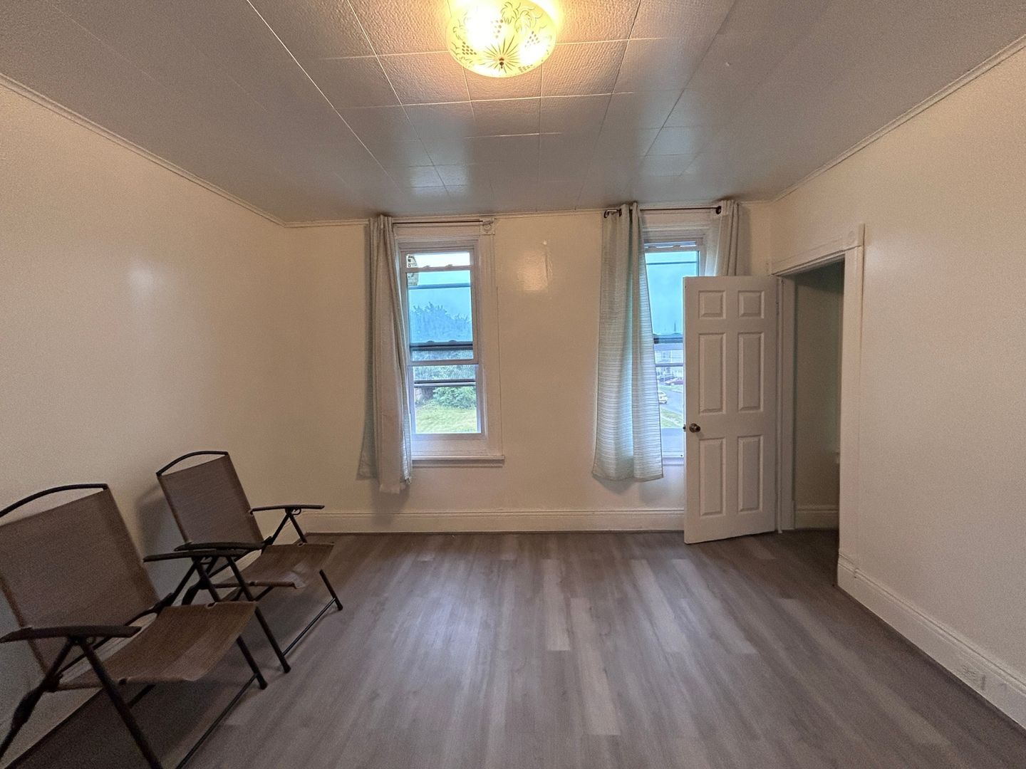 Building Photo - 52 Walden Ave