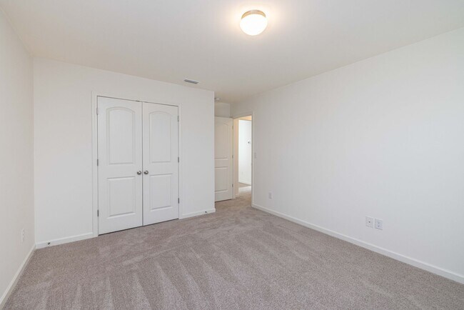 Building Photo - 724 Scotch Meadows Loop