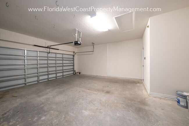 Building Photo - PET FRIENDLY LAKEWOOD RANCH 4 BED/2 BATH H...