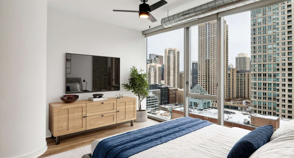 Building Photo - 345 N La Salle Dr