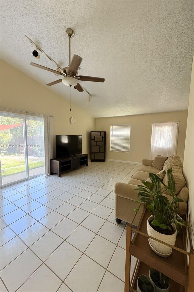 Building Photo - 11077 Sacco Dr