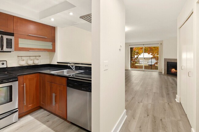 Building Photo - 1Bd/1Ba Seattle Condo