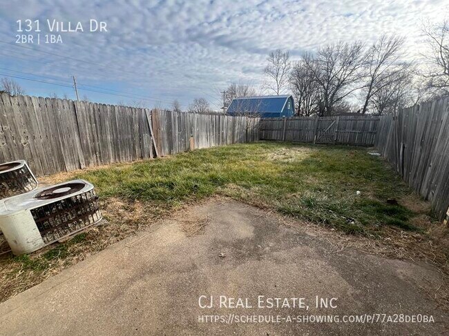 Building Photo - 131 Villa Dr