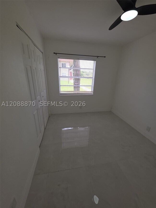 Building Photo - 12811 SW 43rd Dr