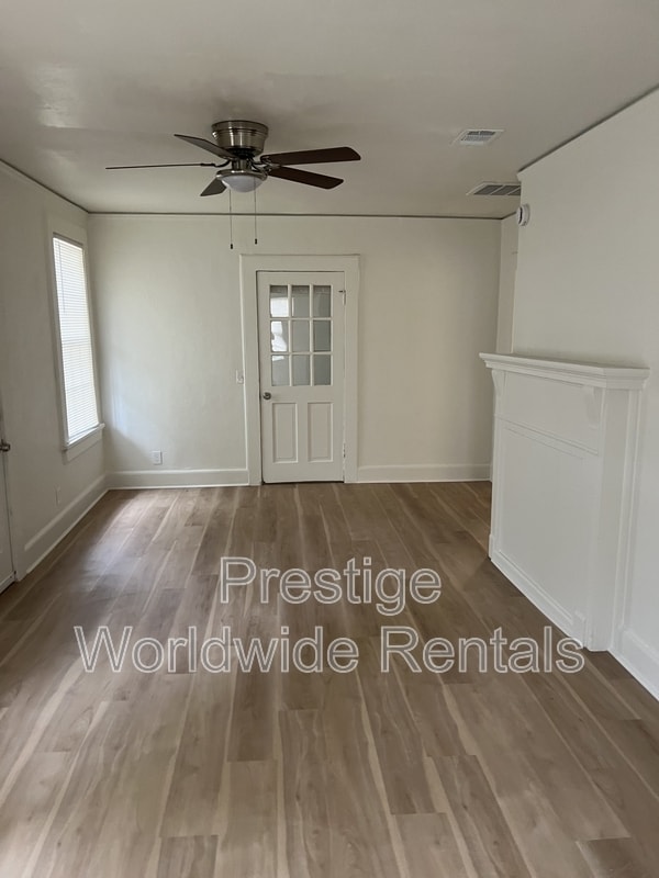 Building Photo - 2823 Lee St