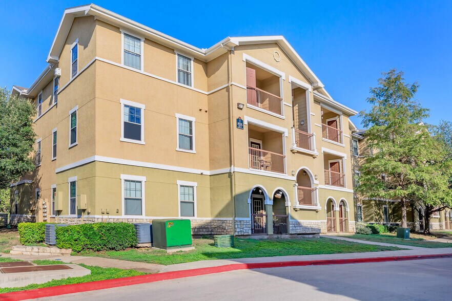 Rosemont At University Park 102 Emerald Ash San Antonio TX 78221 Apartment Finder