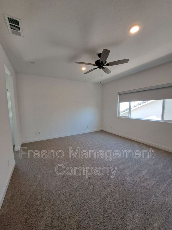 Building Photo - 911 Blue Oak Lane W