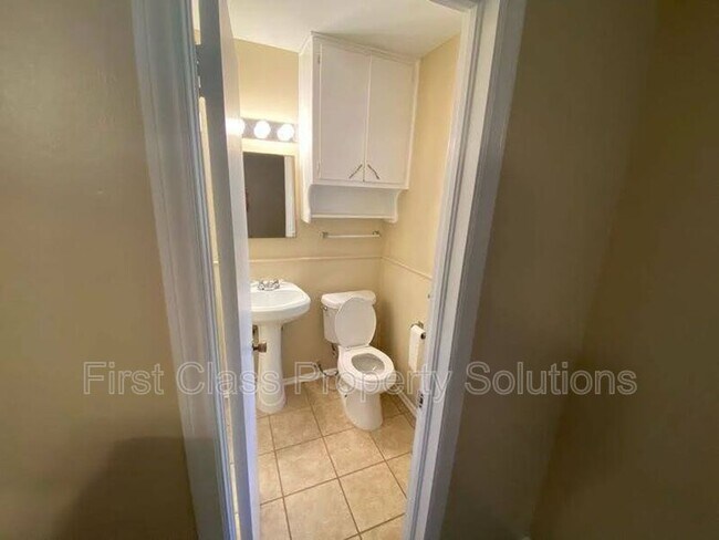 Building Photo - 6300 N Wildewood Dr