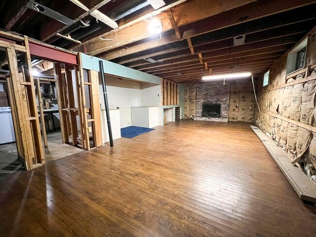 Building Photo - 405 Cherry St