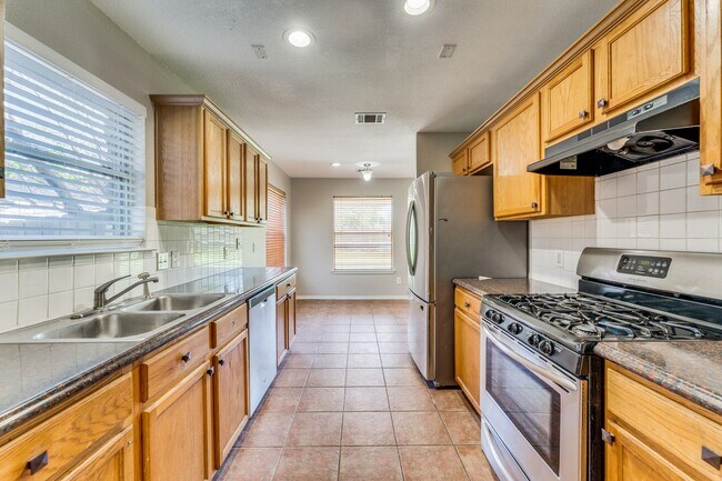 Building Photo - Recently updated home in Pflugerville