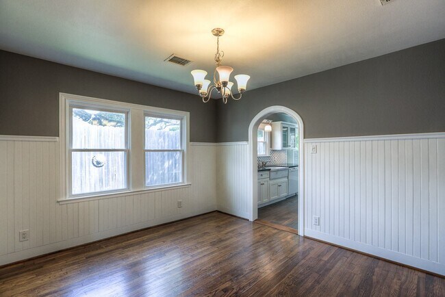 Building Photo - 926 Dorothy St