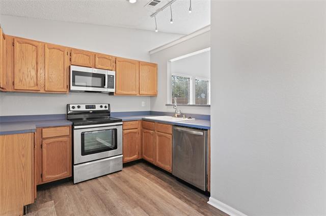 Building Photo - 3521 Glenview Dr