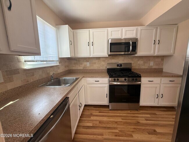 Building Photo - 1 Max Pl