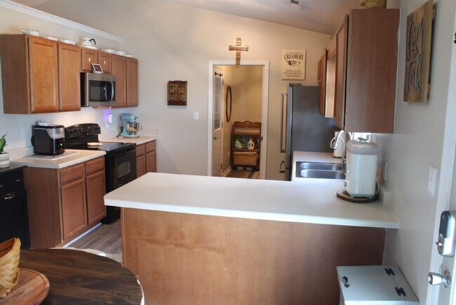 Building Photo - 118 Pear Tree Ln