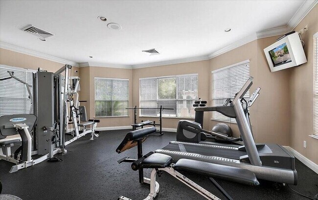 Building Photo - 520 Florida Club Blvd