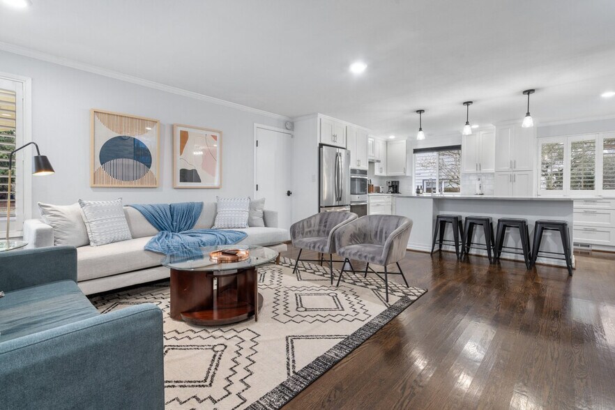 Building Photo - 14813 NE 15th Pl