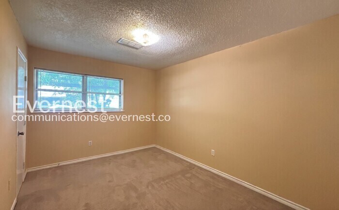 Building Photo - 5405 Shirley St