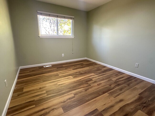 Building Photo - Updated Single-Family Home in Littleton