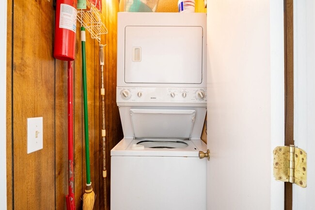 Building Photo - OCEANFRONT OFF-SEASON MONTHLY RENTAL - SECURE NOW!