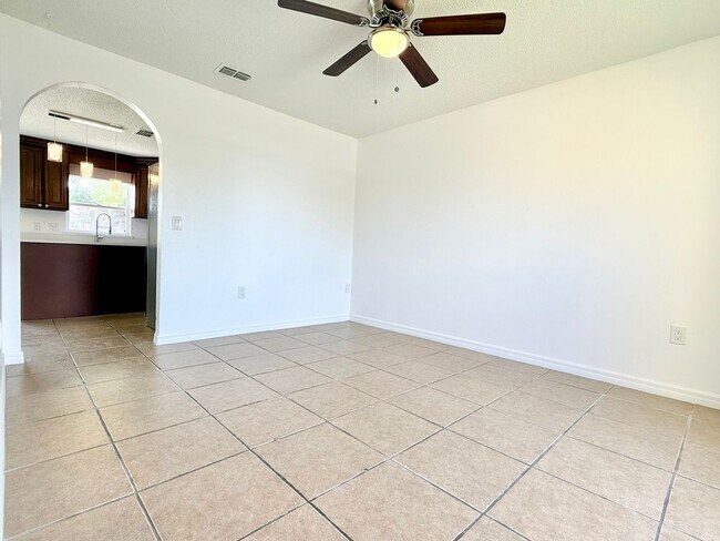 Building Photo - The perfect haven - 4Bedrooms / 2.5Bath family home at Orlando!