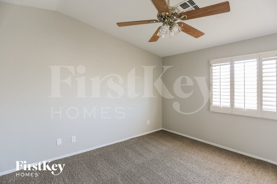 Building Photo - 15874 W Mohave St