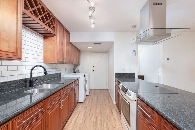 Building Photo - Remodeled two bedroom unit with two car carport near UNLV