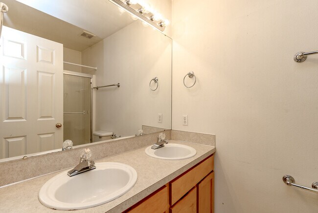 Building Photo - 12805 169th St Ct E