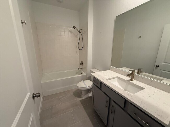 Building Photo - 1165 Lakeshore Breeze Pl