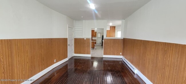 Building Photo - 805 Monroe Ave