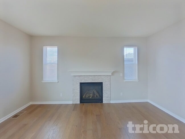 Building Photo - 7360 Blue Water Dr