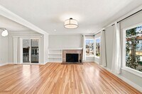 Building Photo - Sun-Drenched Lakeshore Living