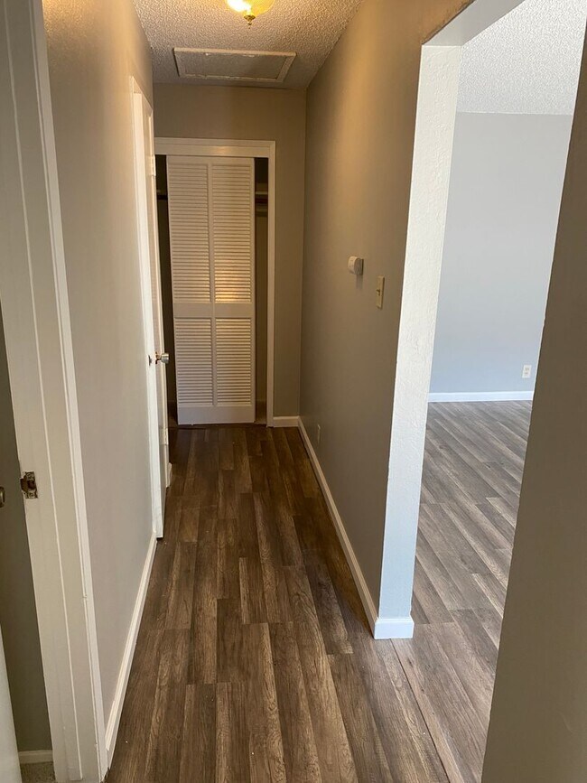 Building Photo - 44-2306