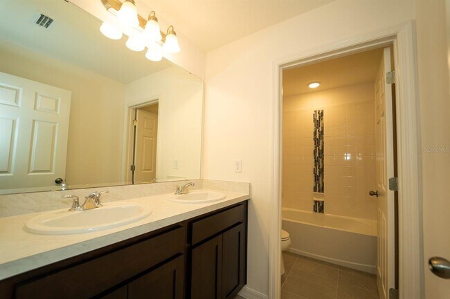 Building Photo - 1673 Swan Swim Dr