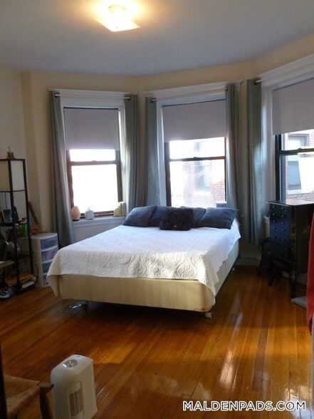 Building Photo - 17-19-19 Washington St S