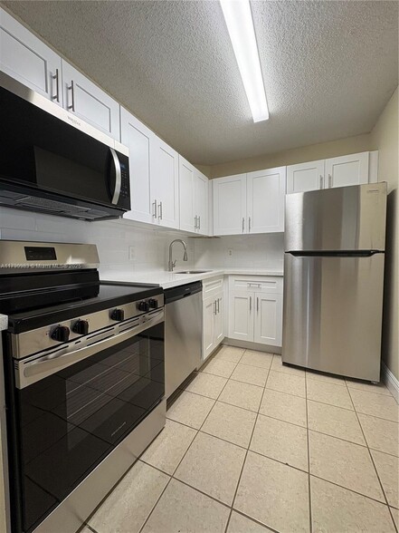 Building Photo - 10717 Cleary Blvd