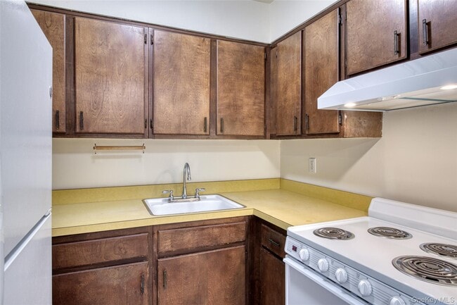 Building Photo - 1000 9th St