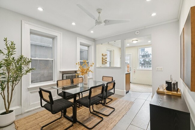 Building Photo - 1228 Catharine St