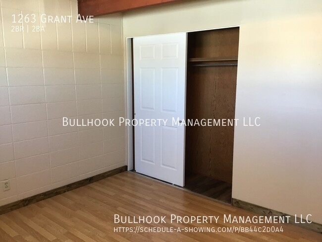 Building Photo - MOVE IN SPECIAL $300 off first full months...