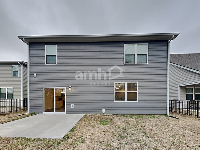 Building Photo - 3040 Esquire Dr