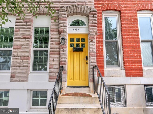 Building Photo - 555 Presstman St